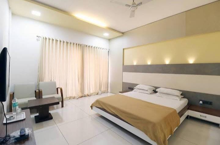 Room 2 bhakta nivas akkalkot